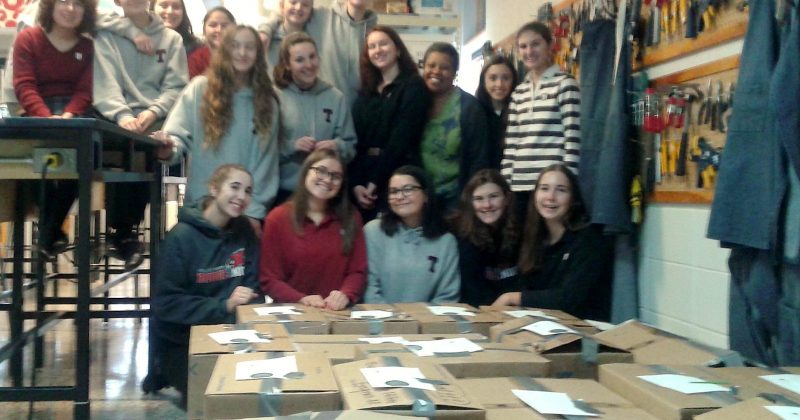 Des élèves du Collège Trinité de Saint-Bruno se mobilisent pour le Noël au Village Notre-Dame-de-Lourdes