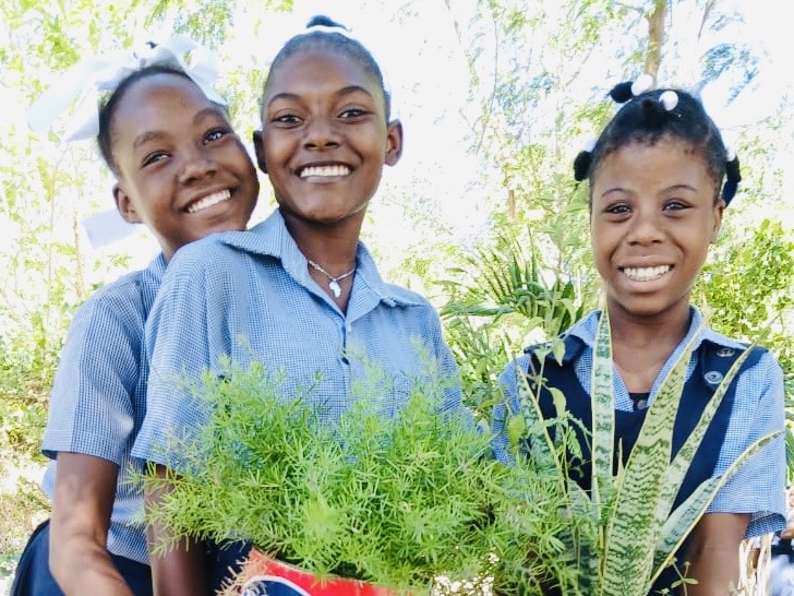 Un Jardin Écologique pour l&rsquo;Avenir: L&rsquo;École du Village NDL Lance un Projet de Parrainage Innovant